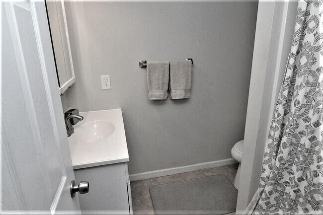 3247 Grimes Ave N in Robbinsdale, MN - Building Photo - Building Photo