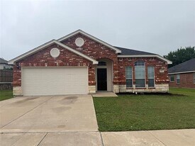 924 Marist Dr in Fort Worth, TX - Building Photo