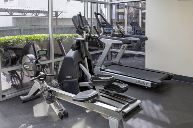 1401-1409 Superior Ave. in Newport Beach, CA - Building Photo - Interior Photo