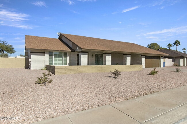property at 1926 E Diamond Dr