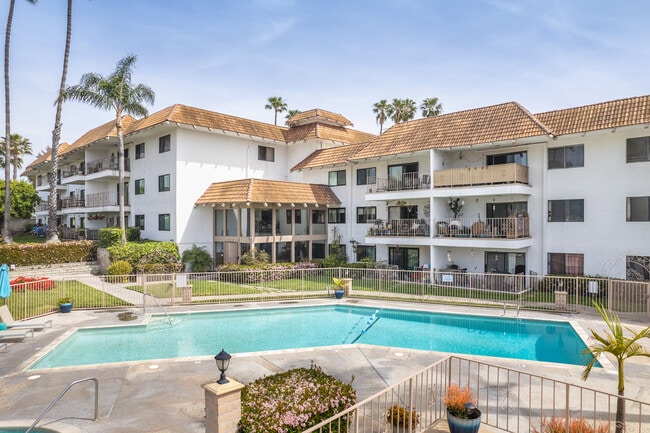Ocean Fairway in San Clemente, CA - Foto de edificio - Building Photo