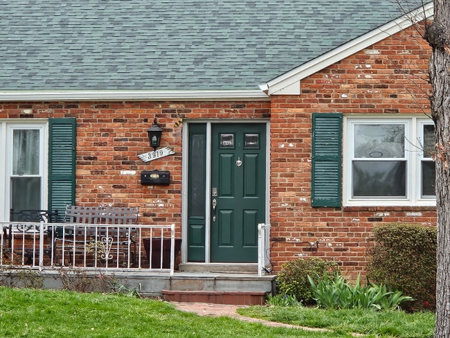 3919 Chesterbrook Rd in Arlington, VA - Building Photo - Building Photo