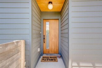 1208 Luna St in Austin, TX - Building Photo - Building Photo