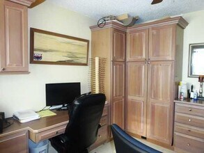 3202 NE 7th Pl in Pompano Beach, FL - Foto de edificio - Building Photo