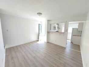 39 Scott Cres in Barrie, ON - Building Photo - Building Photo