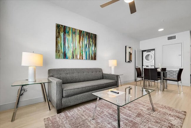 3250 Barnett Ave in San Diego, CA - Building Photo - Building Photo