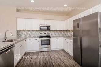 10237 W Chipman Rd in Tolleson, AZ - Building Photo - Building Photo