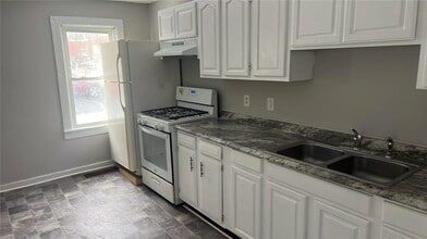 77-79-79 Ave. E in Geneva, NY - Foto de edificio - Building Photo