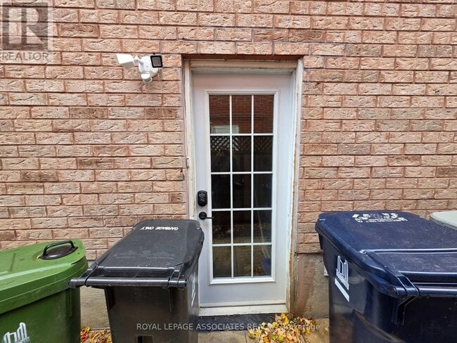 64 Morningside Ave in Toronto, ON - Building Photo - Building Photo