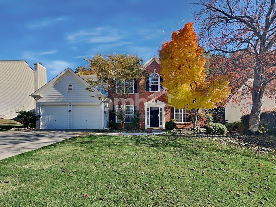 5715 Oxborough Way in Alpharetta, GA - Foto de edificio