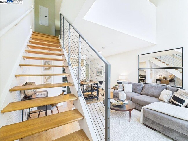 485 W MacArthur Blvd in Oakland, CA - Building Photo - Building Photo