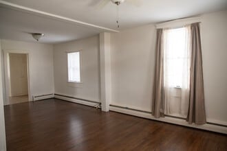 1366 Lititz Rd, Unit 1366 in Manheim, PA - Building Photo - Building Photo