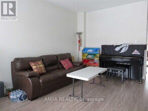 73 Barrister Ave in Whitby, ON - Building Photo - Building Photo