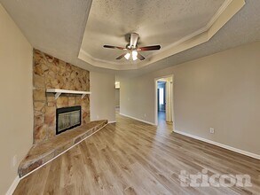 102 Natchez Ct S in La Vergne, TN - Foto de edificio - Building Photo