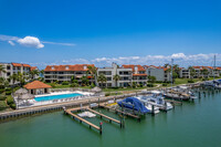 Village at Tierra Verde in St. Petersburg, FL - Foto de edificio - Building Photo