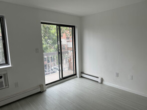 13218 Avery Ave in Queens, NY - Building Photo - Building Photo