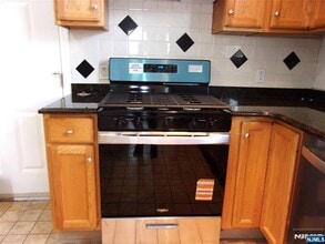 1 Hawthorne Ave in Park Ridge, NJ - Building Photo - Building Photo