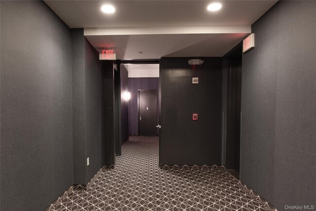 property at 25 Leroy Pl