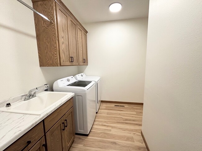 575 Main St W in Richmond, MN - Building Photo - Building Photo