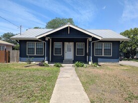 135 Harvard Terrace in San Antonio, TX - Building Photo