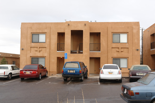 1717-1721 Girard Blvd SE in Albuquerque, NM - Building Photo - Building Photo