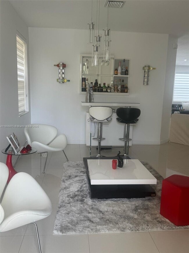 3521 W 86th Terrace in Hialeah, FL - Building Photo - Building Photo