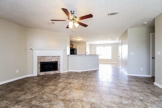 176 Lyndhurst Dr in La Vergne, TN - Building Photo - Building Photo