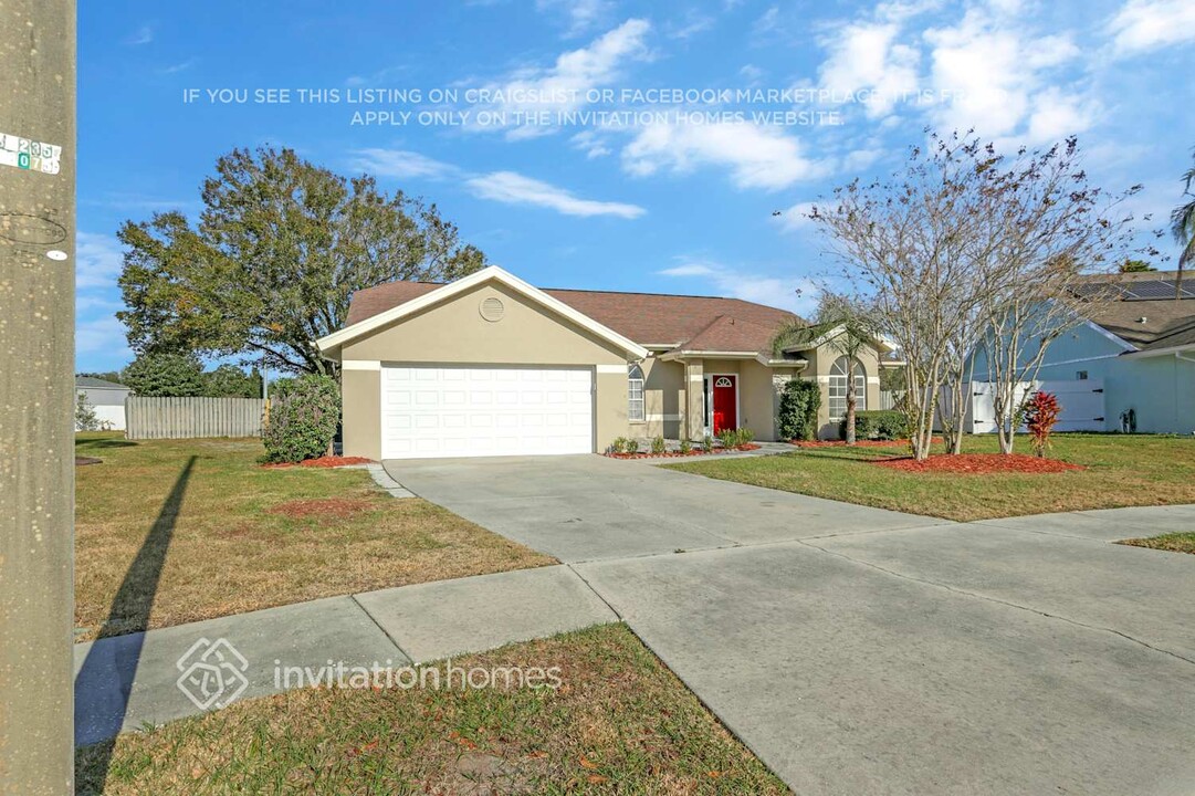 11813 Rossmayne Dr in Riverview, FL - Building Photo