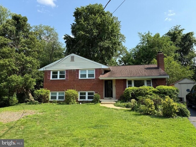 property at 1105 Sharon Ct