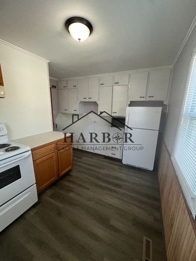 property at 1300 2nd Ave SW