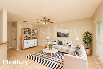 150 Empress Ave, Unit D in Sebastian, FL - Foto de edificio - Building Photo