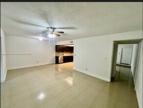 40 Madrid Ln in Davie, FL - Building Photo - Building Photo