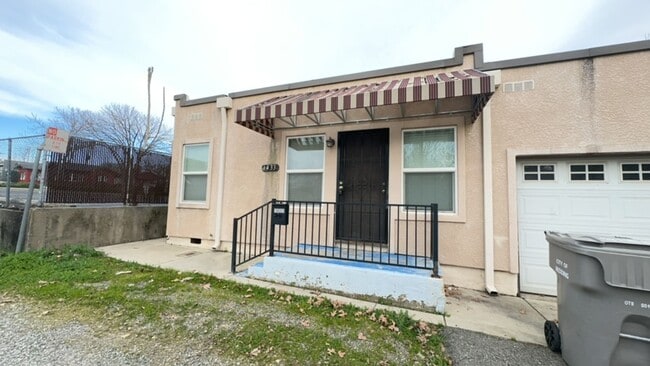 property at 1433 Lincoln St