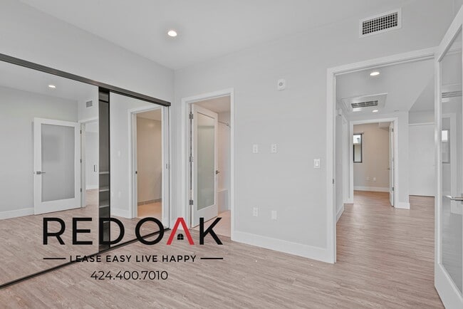 5550 Bonner Ave, Unit 302 in Los Angeles, CA - Building Photo - Building Photo