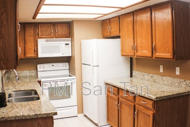 2146 W Isabella Ave in Mesa, AZ - Building Photo - Building Photo