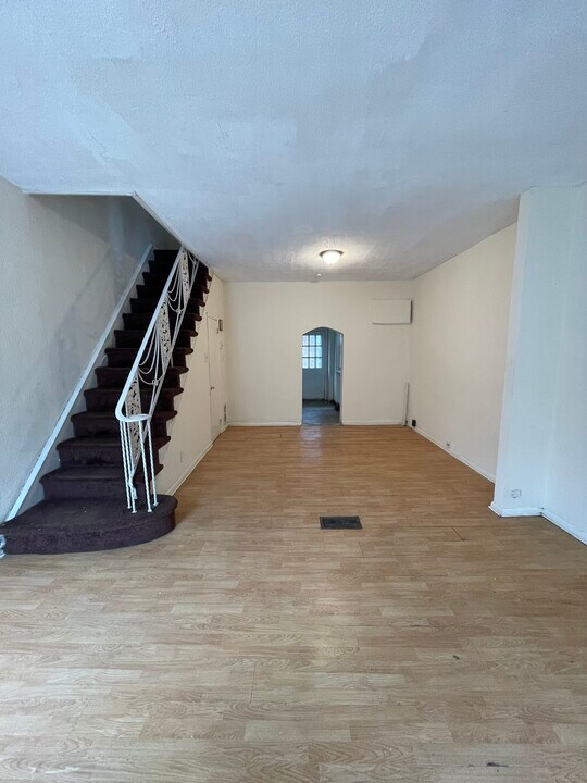 4546 N Mole St in Philadelphia, PA - Building Photo