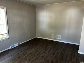 1020 E Kansas St in Peoria, IL - Building Photo - Building Photo