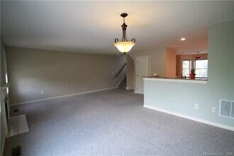 1001 Cypress Dr in Danbury, CT - Building Photo - Building Photo