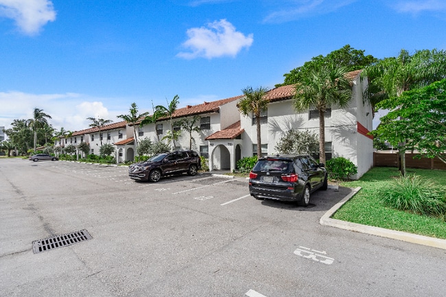 5850 NW 17th Pl in Sunrise, FL - Building Photo - Building Photo