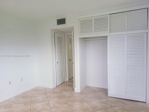 7348 SW 82nd St, Unit C217 in Miami, FL - Building Photo - Building Photo