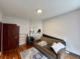 24 Maryland St, Unit 3 in Boston, MA - Building Photo - Building Photo