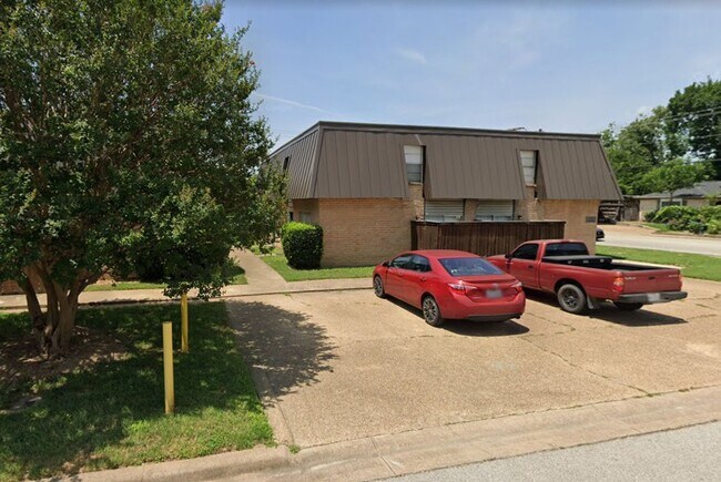 1104 Holik Dr in College Station, TX - Building Photo - Building Photo