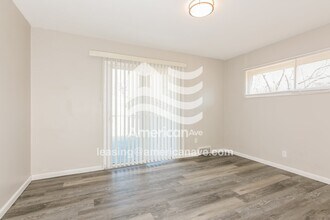 1657 Mowbry Ln in St. Louis, MO - Building Photo - Building Photo