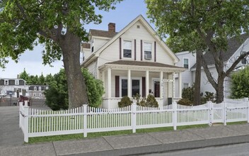 28 Ash St in Waltham, MA - Building Photo - Building Photo