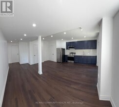 332 Fleetwood Dr in Oshawa, ON - Building Photo - Building Photo