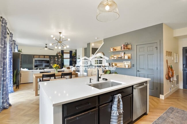 property at 6515 N Espana Ct