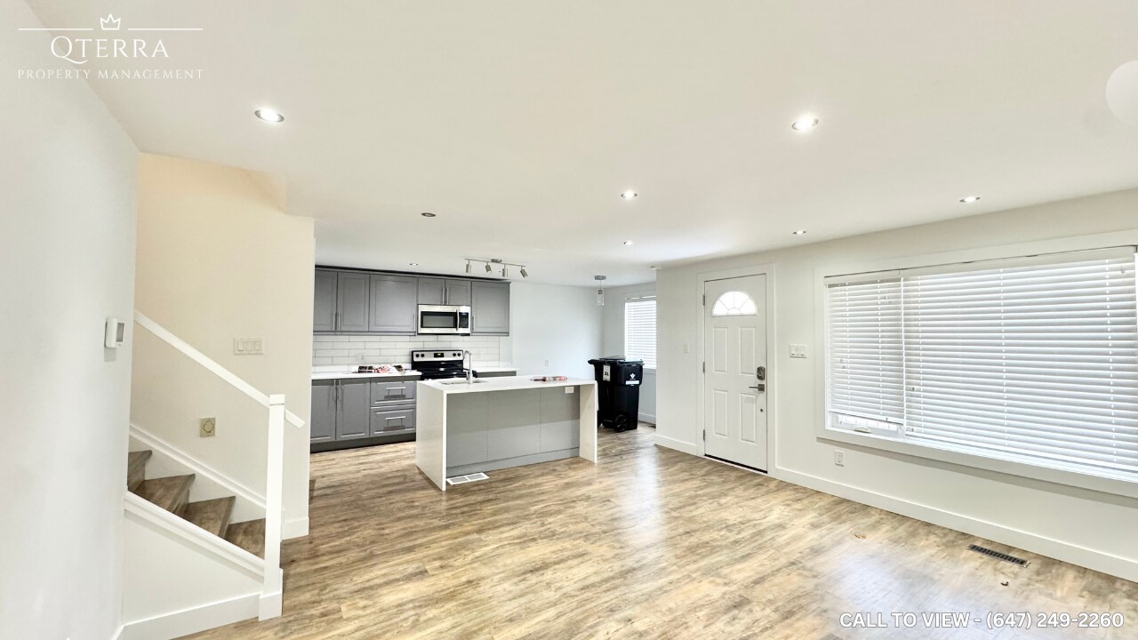 53 Karen Walk in Waterloo, ON - Building Photo