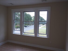 337 Lyons Ave, Unit 2L in Newark, NJ - Foto de edificio - Building Photo