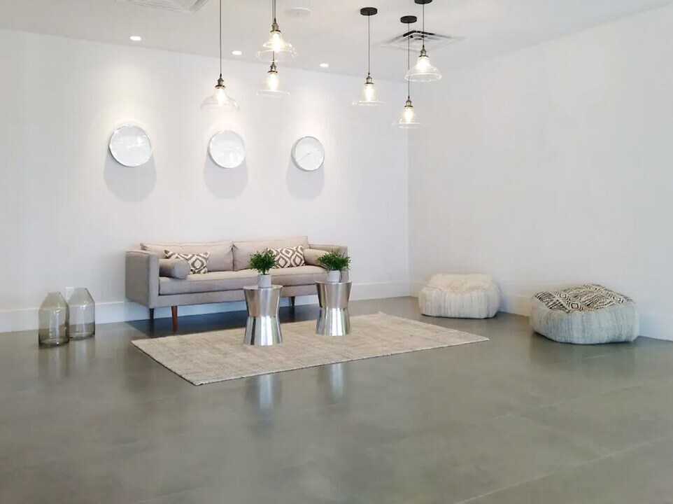 5245 W Irlo Bronson Memorial Hwy in Kissimmee, FL - Building Photo