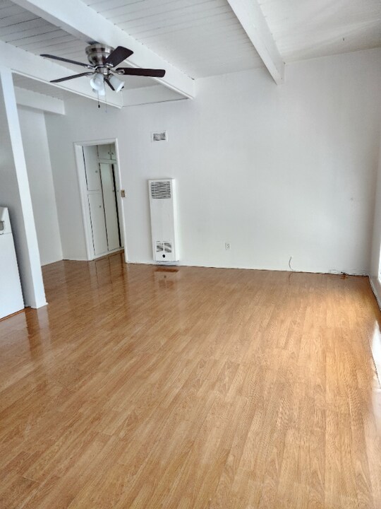 1909 Beachwood Dr in Los Angeles, CA - Building Photo